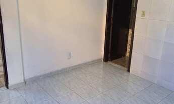 Imagem 6: Apartamento com 1 suíte, sala, banheiro social, cozinha e área de serviço