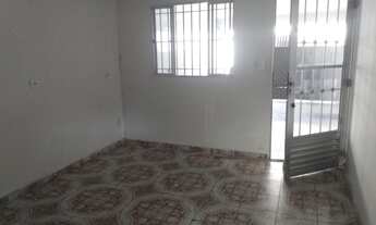 Imagem 2: Casa com 4 cômodos e garagem