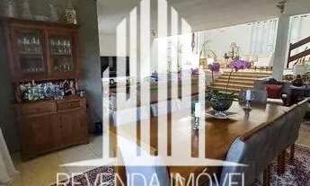 Imagem 2: Casa à venda no Embu das Artes com 550m² 5 dormitórios 4 suítes 7 banheiros 2 vagas