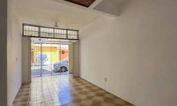 Imagem 7: CASA COM 4 DORMITÓRIOS E PÁTIO COM CHURRASQUEIRA NO CENTRO HISTÓRICO