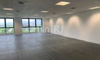 Imagem 5: CEO- sala 340m2 lineares ; podendo agregar com outra locação perfazendo total de 630m2