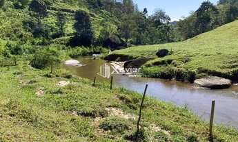 Imagem 7: Chácara com 8.462 m² em Alfredo Chaves/ES - Casa ampla, rio, nascentes, pomar e lagoa