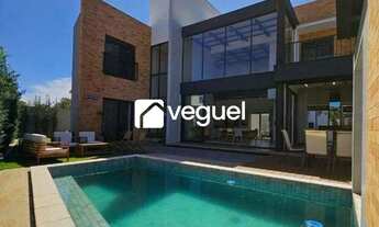 Imagem: Casa sobrado de 335m² com 4 quartos, 4