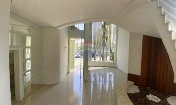 Imagem 4: Aluga-se casa com 3 suítes e piscina no Condomínio Terras de Vinhedo