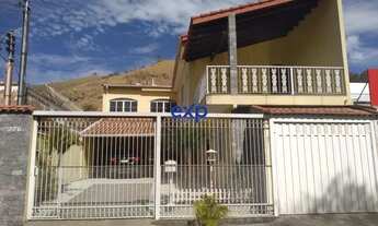 Imagem 2: Sobrado a venda com 5 quartos em Itajubá - MG