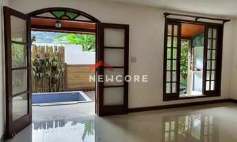 Imagem: Casa de condomínio em Rua Albino Pereira