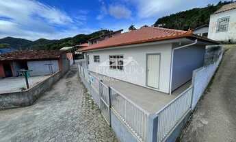 Imagem 1: Casa para Venda em Florianópolis, Ribeirão da Ilha, 3 dormitórios, 1 suíte, 3 banheiros