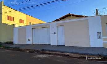 Imagem 2: Casa com 3 dormitórios para alugar por R$ 2.000/mês - Lagoa Azul I - Ituiutaba/MG