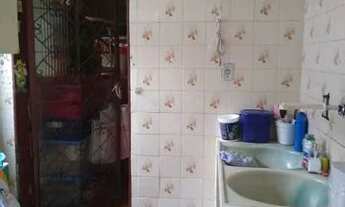 Imagem 2: Casa para venda tem 65 metros quadrados com 2 quartos em Centro - Lauro de Freitas - BA