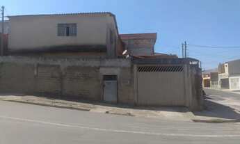 Imagem: Vendo sobrado,de esquina,garagem 2carros,e