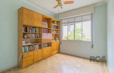 Imagem 4: Apartamento de três dormitórios no bairro Floresta em Porto Alegre