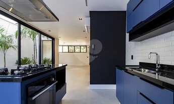 Imagem 3: Magnifica casa de vila , sobrado, ponto mais procurado , reformada, nunca habitada na Vila