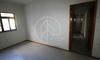 Imagem 3: Bairro Granbery / Apartamento com 2 quartos e garagem numerada / Prédio novo com elevador