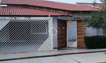 Imagem: CASA COM 04 DORMITÓRIOS NO VILAS BOAS