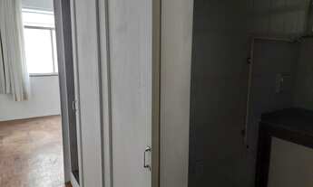 Imagem 6: Apto Centro, amplo, reformado, local nobre, Rua 16 de março, excelente preço - Petrópolis