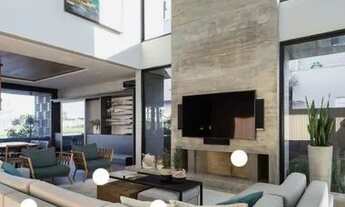 Imagem 3: Casa de condomínio para venda tem 815 metros quadrados com 6 quartos