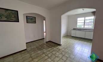 Imagem 4: Sobrado para venda tem 109 metros quadrados com 5 quartos em Barreiros - São José - SC