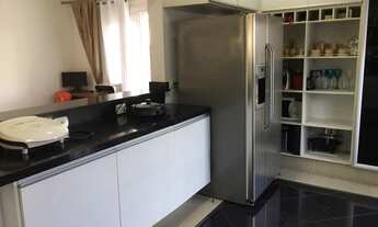 Imagem 6: Casa 4 suítes - locação no Arujazinho IV