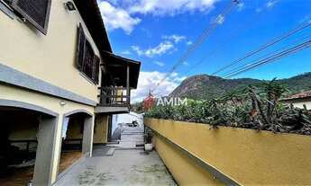 Imagem 5: Casa com 5 Quartos à Venda, 422 m² por R$ 2.100.000 - São Francisco - Niterói/RJ