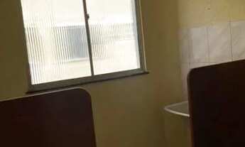 Imagem 2: Apartamento em Santa Cruz com 2 quartos, sala, cozinha, banheiro, área de servi