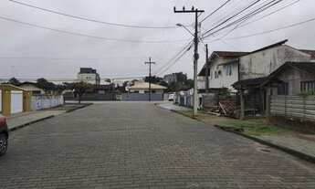 Imagem 2: Casa com 3 Quartos e Espaço Amplo para Locação na Vila Nova