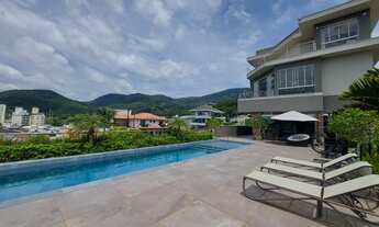 Imagem 4: A maior casa da Pedra Branca, com piscina e vista incríveis