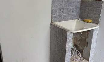 Imagem 4: Aluga-se kitnet Quarto com aluguel por R$350 /mês