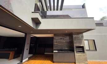 Imagem 4: Casa de luxo all black com piscina e vista para o parque da Pedra Branca