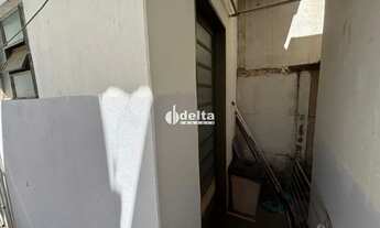 Imagem 7: Casa residencial com 3 quartos disponível para venda no bairro Cazeca em Uberlândia-MG