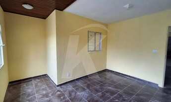 Imagem 2: Casa com quarto, sala, cozinha, banheiro, área de serviço, 1 vaga