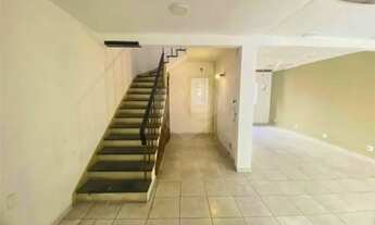 Imagem: Casa com 8 quartos para locação em Paraíso