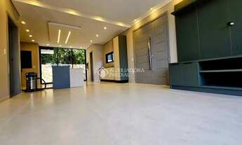 Imagem: CASA TRIPLEX A VENDA - MOBILIADA, BAIRRO