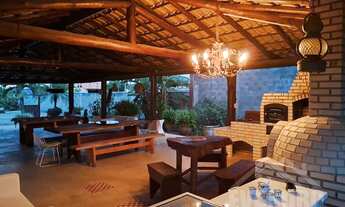 Imagem: Chalé duplex com varandão e vista para