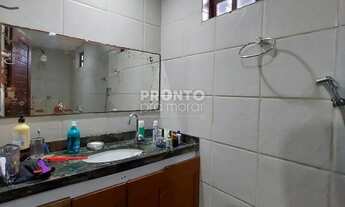 Imagem 3: Casa para venda possui 250 metros quadrados com 5 quartos em Várzea - Recife - PE