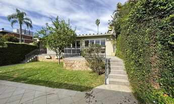 Imagem 5: Casa 4 dormitórios, 1 suíte, 03 vagas, Bairro Três Figueiras, Porto Alegre