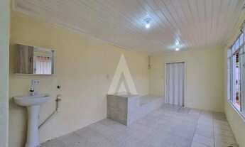 Imagem 2: Casa Residencial lateral com 36m² e 1 quarto localizado no bairro Guanabara