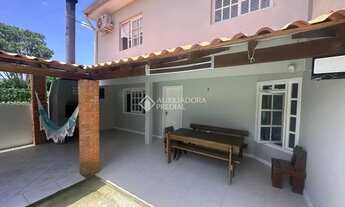 Imagem 2: Casa à venda 3 quartos (2 suítes), piscina, churrasqueira, 3 vagas, no bairro Hípica