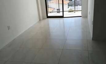 Imagem 3: Miramar - Vendo Apto. de 3 Quartos , no 2º andar - Prédio Novo - Fachada Moderna - Excelen