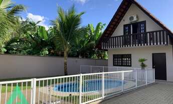 Imagem: Casa semi mobiliada com piscina, no Bairro