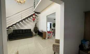 Imagem 7: Casa Estilo Sobrado no Jardim Botânico com 3 Quartos, Suíte, Piscina e 5 Vagas de Garagem