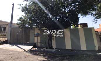 Imagem 2: Casa de terreno inteiro no Catuaí de aprox. 180m², na terceira rua do bairro