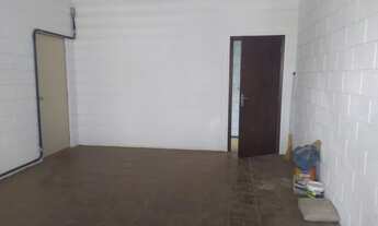 Imagem 7: Galpão/Depósito/Armazém para aluguel possui 450 metros quadrados com 5 quartos