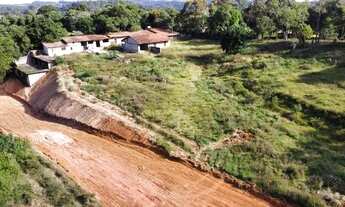 Imagem 2: Invista no seu paraíso particular: Terreno à venda em condomínio de chácaras!