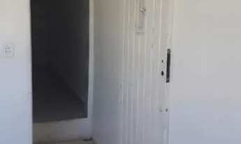 Imagem 4: 2 casas locação de 3 cômodos