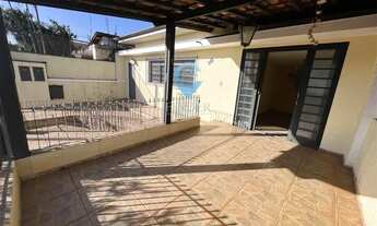 Imagem 2: Casa Familiar a Venda com Edicula e Pomar