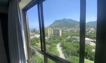 Imagem 4: Apartamento para venda com 70 metros quadrados com 2 quartos na Barra da Tijucaio dos Band