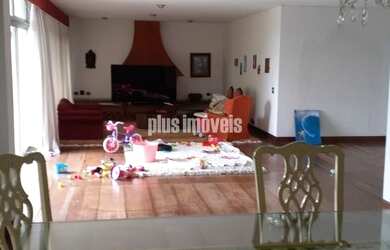 Imagem 7: Casa de alto padrão com 6 suítes e 8 vagas