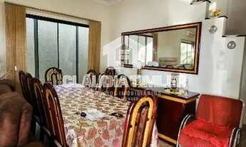 Imagem 5: Casa de esquina com piscina