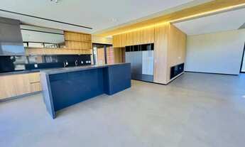 Imagem 14: Casa com 4 suítes para aluguel tem 363 metros