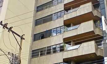 Imagem: Apartamento amplo e sofisticado no centro